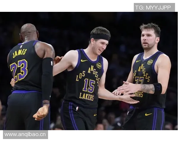 皮尔斯分析湖人核心组合需调整送走老詹或小里以增强防守实力