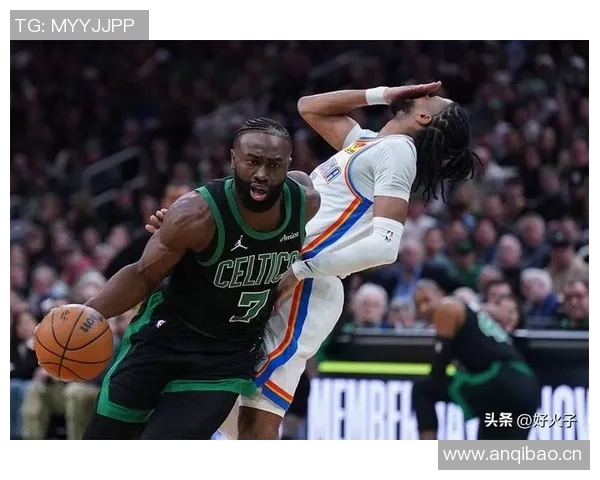 杰伦布朗首节表现平平仅得3分4篮板球队正负值为3状态需提升