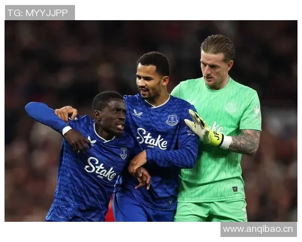 英超年度回顾盖耶掌掴基恩瞬间裁判组语音曝光